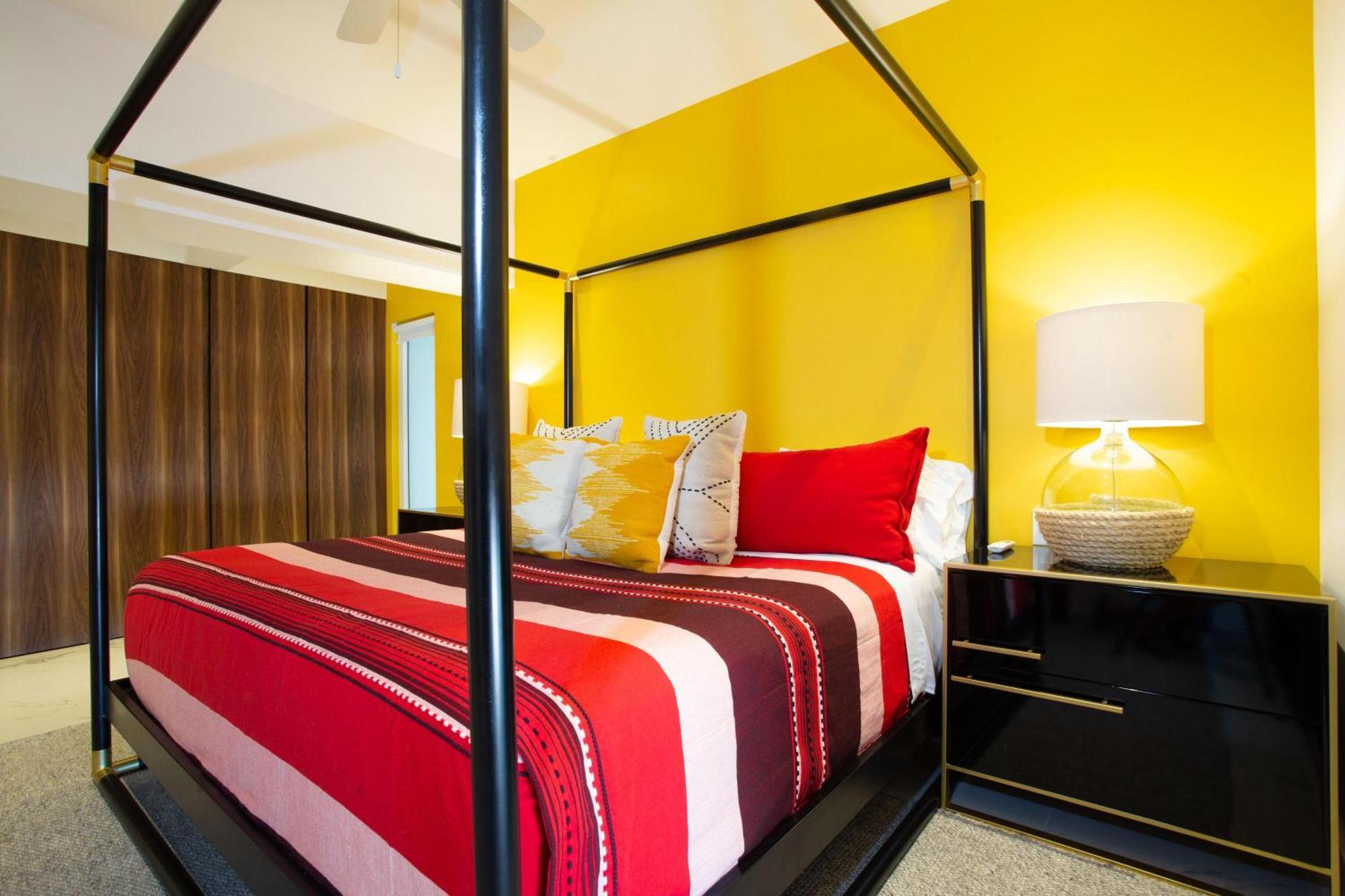 Penthouse At Desire With Pool, Gym Holiday home *