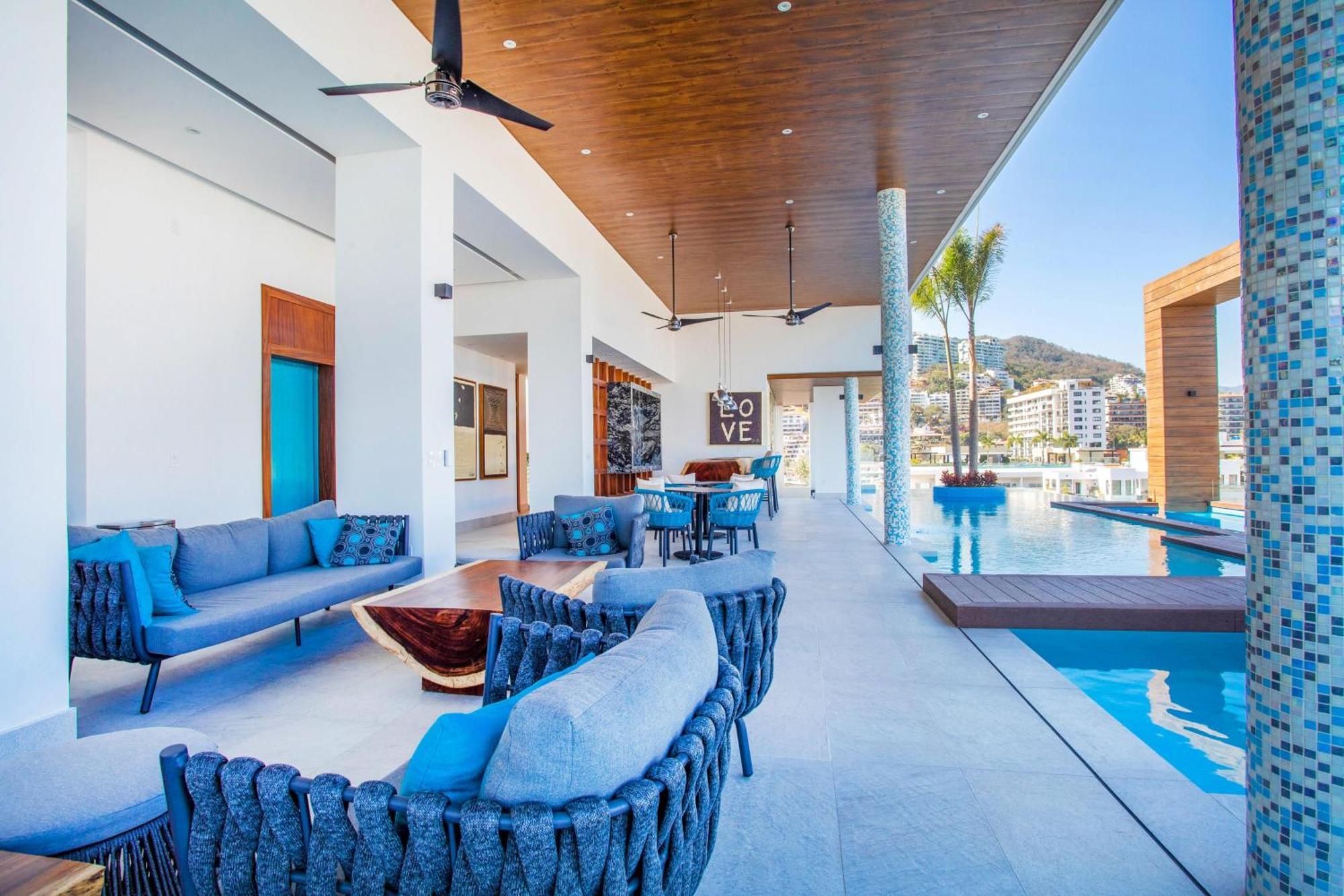 Holiday home Penthouse At Desire With Pool, Gym *