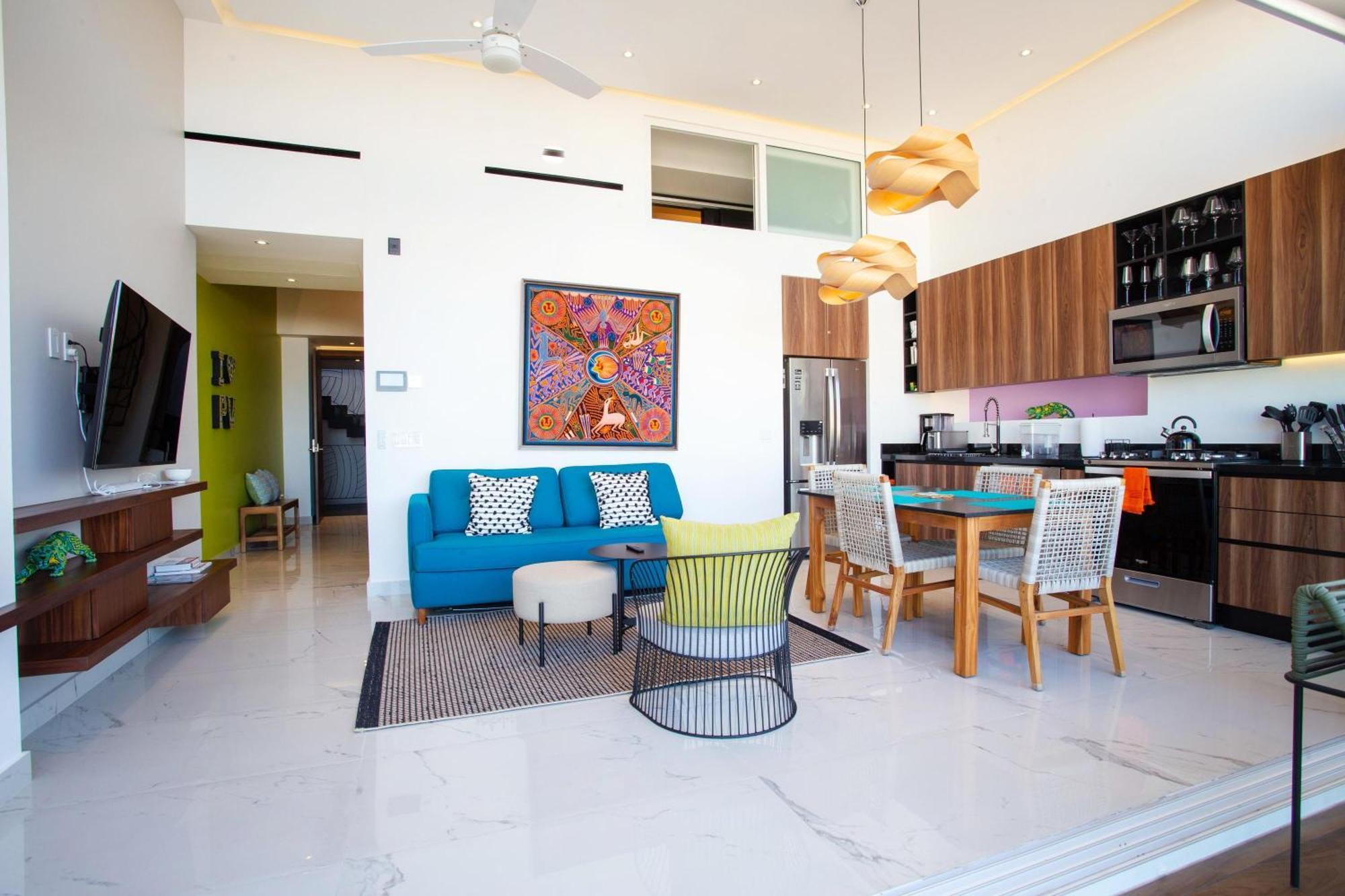 Penthouse At Desire With Pool, Gym Holiday home *