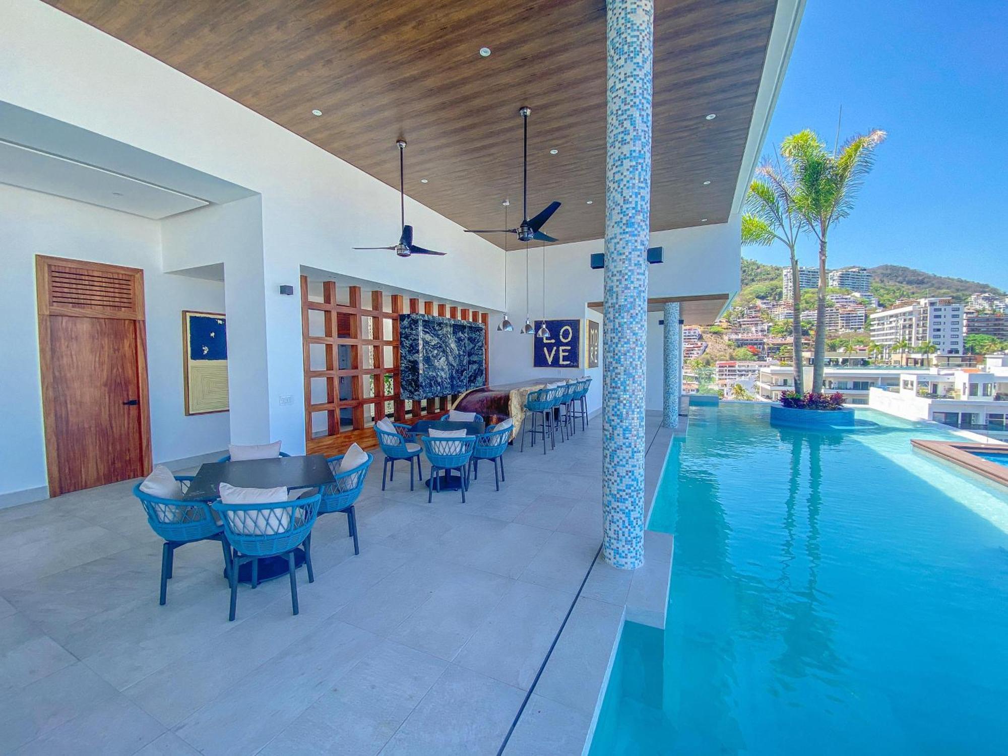 Holiday home Penthouse At Desire With Pool, Gym *